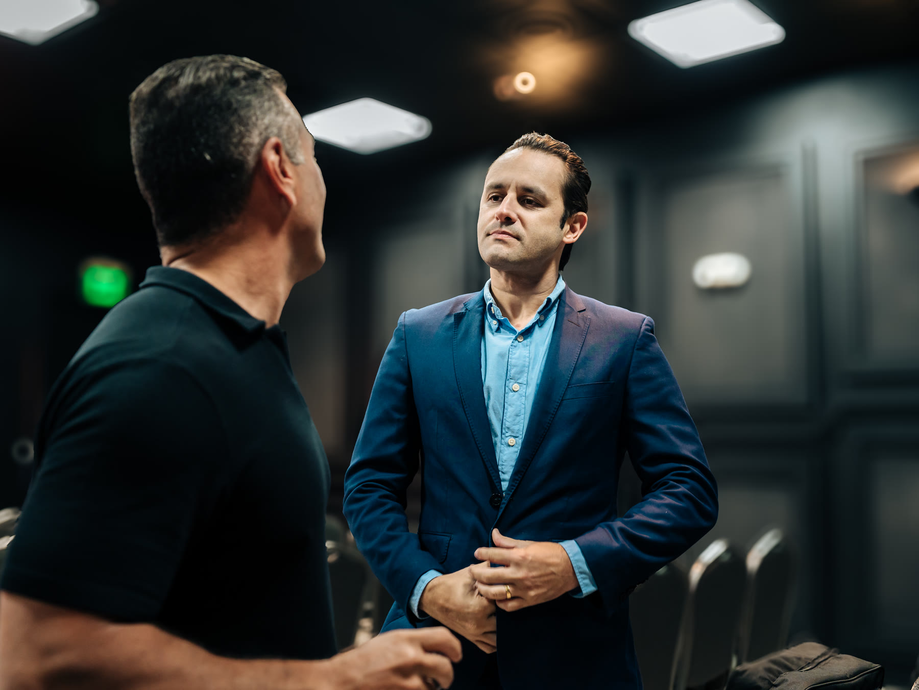 Conversa entre profissionais no evento Gere o Caos